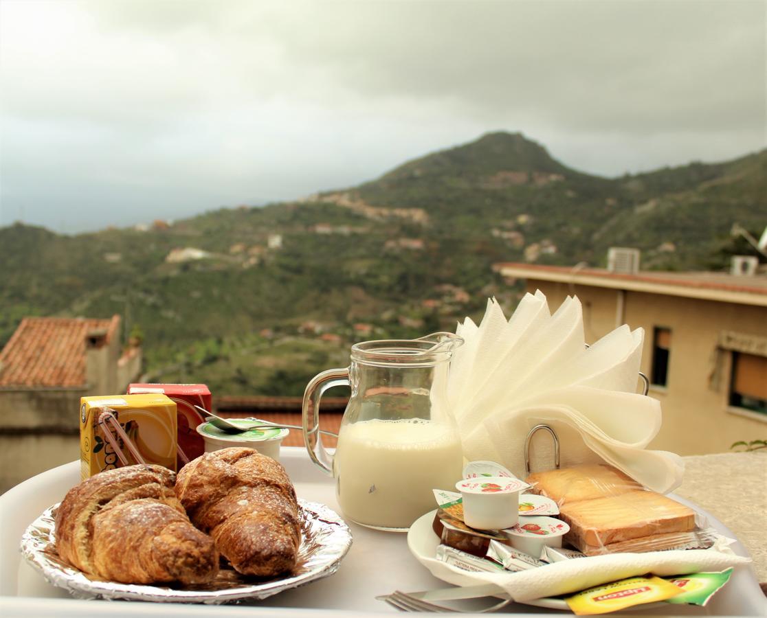 Le Porte Di Taormina Acomodação com café da manhã Exterior foto