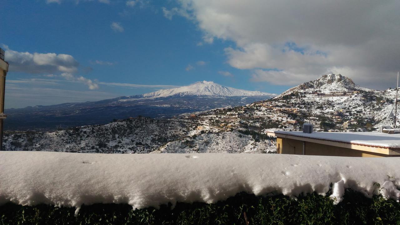 Le Porte Di Taormina Acomodação com café da manhã Exterior foto